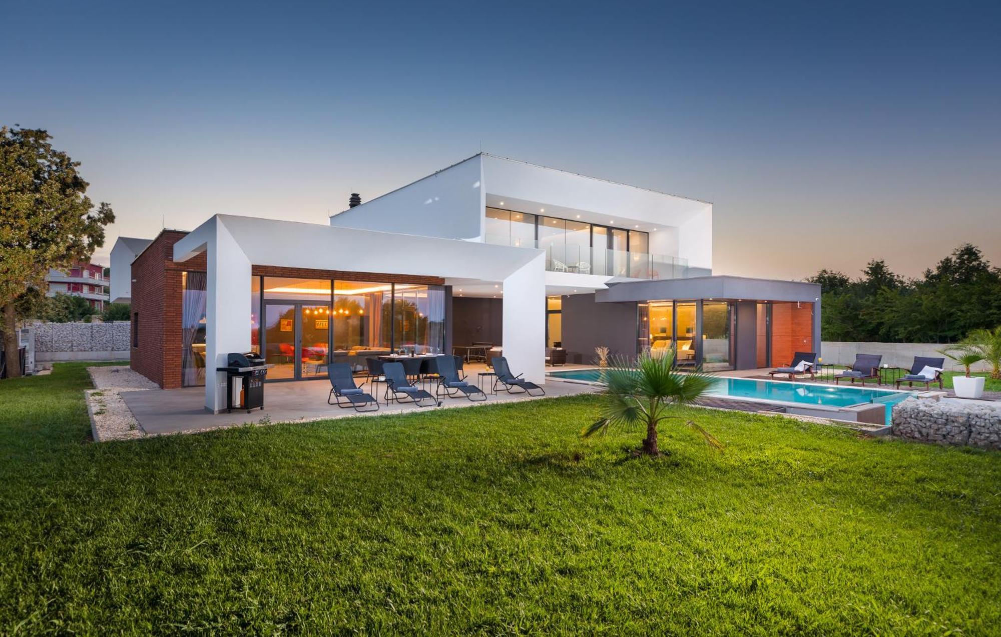 Vila C Istria *